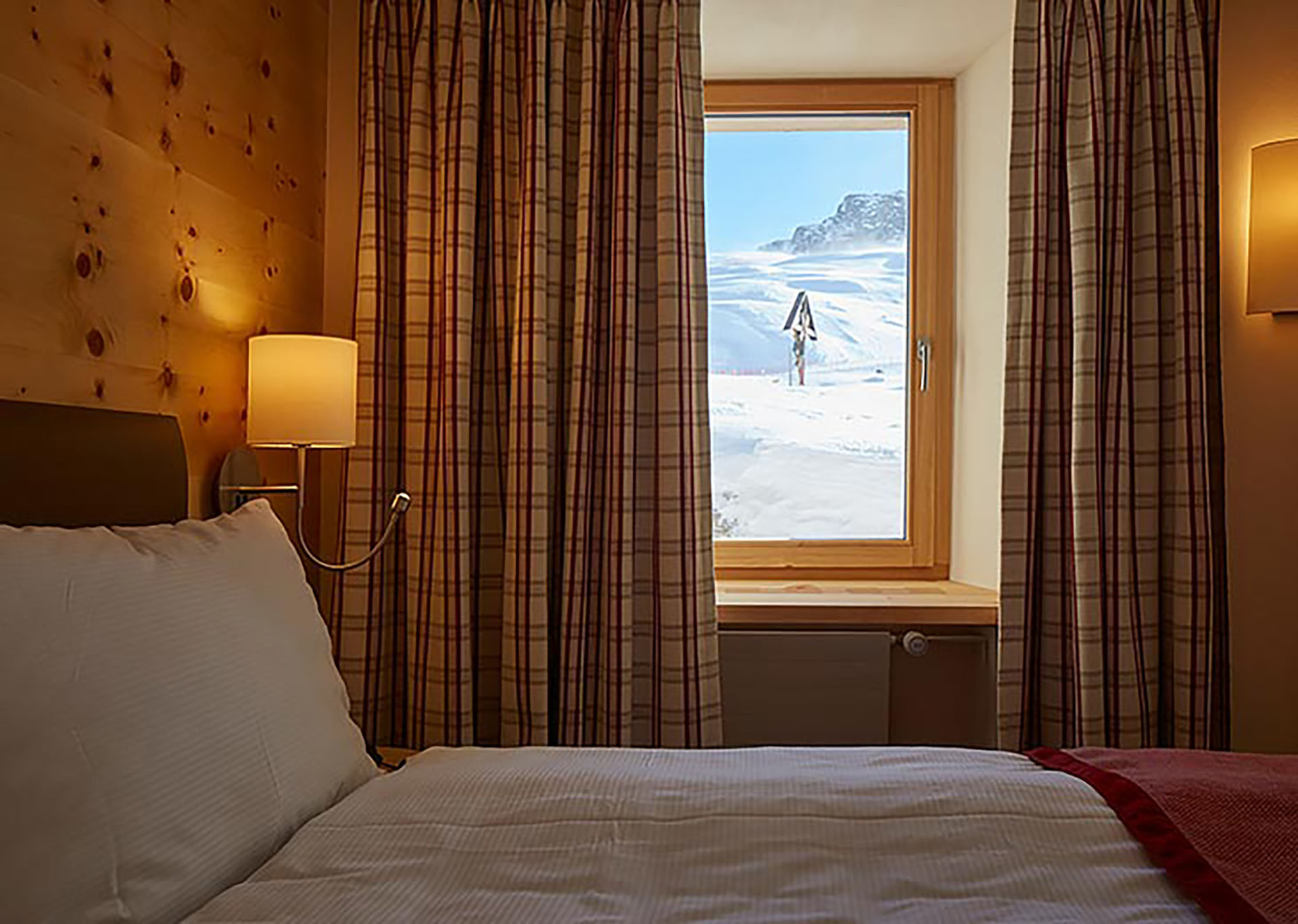 Double Room Bedroom View - Riffelhaus Hotel - The Matterhorn