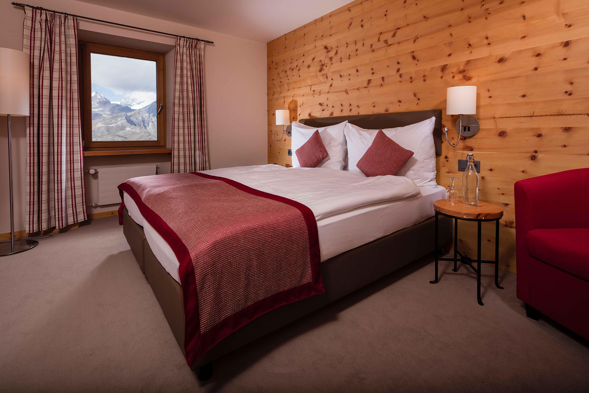 Junior Suite Bedroom - Riffelhaus Hotel - The Matterhorn